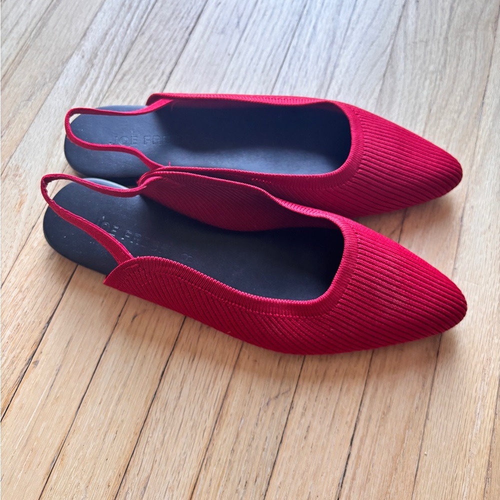 Red Pointed Toe flats - Picture 2 of 3
